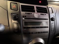 Kuva 1: radio cd dvd, Toyota Yaris 1.33 VVT-i 5ov. -09