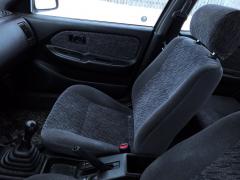 Kuva 1: etuistuin oikea, Nissan Almera (N15) 1.6 sedan -98