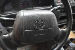 Kuva 1: air-bag kuljettajan turvatyyny, Toyota Hilux 2.4TD-LN170L - 4X4 310