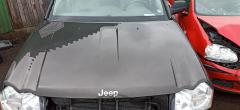 Kuva 1: konepelti, Jeep Grand Cherokee 2005