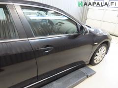 Kuva 1: oikea etuovi, Mazda 6 (GH) 2.0i 16V Sed