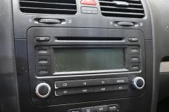 Kuva 1: radio cd dvd, Volkswagen Jetta 2006 1.9TDI