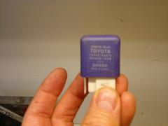 Kuva 1: rele kynnistinmoottori starter relay, Toyota Hiace 95-05