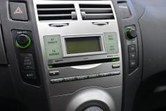 Kuva 1: radio cd dvd, Toyota Yaris (II) 2006 1.3 Bensa