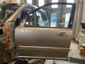 vasen etuovi  Nissan X-trail 4WD 1990 cm³ 103.0 kW/ -06vm 