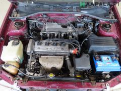 Kuva 1: moottori bensiini, Toyota Carina E 1.6i 16V Sed