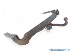 Kuva 1: vetokoukku, Subaru Forester 2,0-SG5-4X4 253 -05