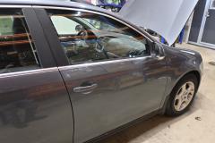 Kuva 1: oikea etuovi, Volkswagen Golf V Variant (1K5) 2.0 TDI 16V