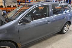 Kuva 1: vasen etuovi, Volkswagen Golf V Variant (1K5) 2.0 TDI 16V