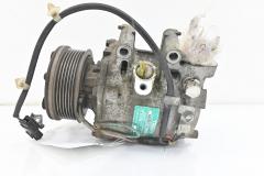 Kuva 1: ilmastoinnin kompressori, Honda CR-V AWD 2007 2.0 Bensa