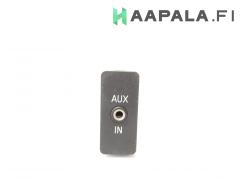 Kuva 1: aux-liitin, BMW E87 116i 1.6i 16V 5 HB