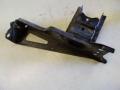 puskurin kiinnike rauta etu vasen 13191880 Opel Corsa 1.2 3D -07 hatchback 