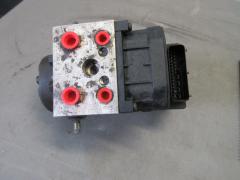 Kuva 1: abs hydraulipumppu, Volkswagen Passat Variant 1.8 92 kW