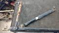 ohjausvarsi vasen/keski/oikea 45451-39605, 45460-39505, 45700-39046, 45700-39085 Toyota Hilux 2.5D-4D 4WD -03