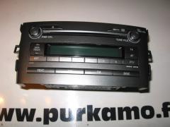 Kuva 1: radio CD, Toyota Auris 1.6 VVT-i 5 HB