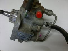 Kuva 1: polttoaineruiskupumppu diesel 2.5TD D4D 2006-2012, Toyota Hiace 2006-2012