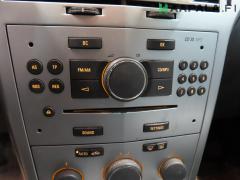 Kuva 1: radio, Opel Astra H 1.7 CDTi Farm