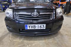 Kuva 1: puskuri etu, TOYOTA AVENSIS StW ( T25 ) 2.0 VVT-i