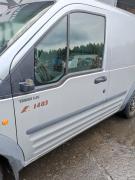 Kuva 1: vasen etuovi, Ford Transit Connect 1.8 TDCI