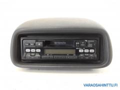 Kuva 1: radio, Toyota Corolla 1,3 sedan -99