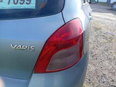 Kuva 1: takavalo oikea, Toyota Yaris 1.4D4D 5ov. -07