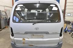 Kuva 1: takaluukku, TOYOTA HI-ACE (V) 4WD 2.5D4d Pitk