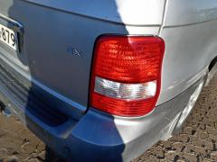 Kuva 1: takavalo oikea, Kia Carnival 2.9CRDi -05