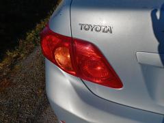 Kuva 1: takavalo vasen (luukkuun tuleva), Toyota Corolla 1.6VVT-i -07