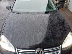 Kuva 1: konepelti, Volkswagen Golf V 1.9 TDI BXE