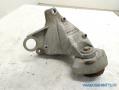 vaihdelaatikon kiinnike oikea  Volkswagen Passat SYNCRO 2.3-3B-4X4/270  sedan -99