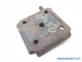 takaiskunvaimentimen kiinnike MB584481 Mitsubishi L200 2,5TD 4x4 -04