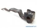 takakallistuksenvakaajan kiinnike 48832-20100 Toyota Avensis 1,8VVT-i  farmari -02 