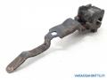 takakallistuksenvakaajan kiinnike 48832-20100 Toyota Avensis 1,8VVT-i  farmari -02 