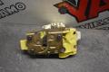 lukkolaite vasen etu XS41A21813DE Ford Focus