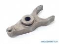 suuttimen kiinnityshaarukka 23695-30010, 90105-08374 Toyota Landcruiser 3.0D-4D 4WD 5D J120  -06
