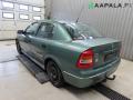 takaluukku sedan