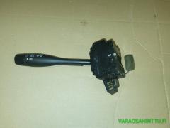 Kuva 1: monitoimikatkaisin vilkku valo, Nissan Almera N15 2,0 D -96 5D HB