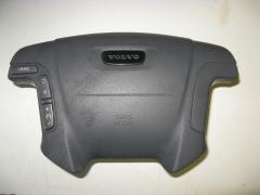 Kuva 1: air-bag kuljettajan turvatyyny, Volvo V70 2.5 TDi