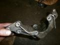 moottorin kiinnikkeet + tehostinpumpun kiinnike 4A0199312, 4A0199307B, 054145521D Audi A6 2,5TDI Aut. farm. -96