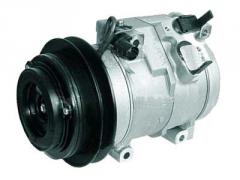 Kuva 1: ilmastoinnin kompressori, Mitsubishi Pajero III 3.2 TD 00-