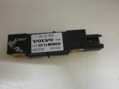 Kuva 1: air-bag etu sensor vasen, Volvo V70 2.4i