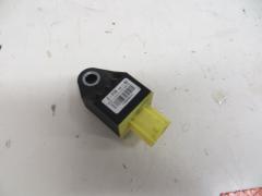 Kuva 1: air-bag etu sensor vasen, lukkopellist, Hyundai i40 1.7 16V CRDi Farm