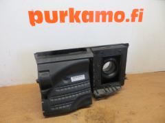 Kuva 1: ilmanpuhdistin, Ford Focus 2.5i 20V ST 5 HB