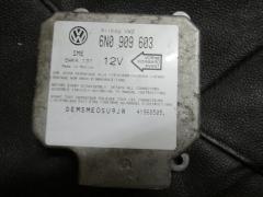 Kuva 1: air-bag keskusyksikk, Volkswagen Transporter 1,9TD pitk -98