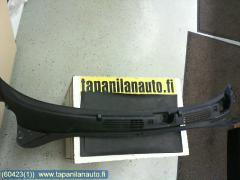 Kuva 1: Tuulilasi peitelista, Fiat panda 04->>