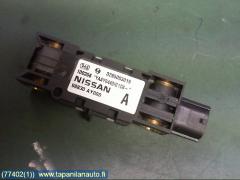 Kuva 1: Airbag tunnistin, Nissan primera 02->>