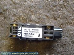 Kuva 1: Airbag etutunnistin oikea, Nissan primera 02->>