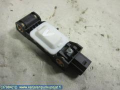 Kuva 1: Airbag etutunnistin vasen, Nissan almera 00->>