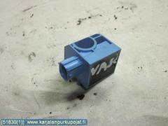 Kuva 1: Airbag etutunnistin vasen, Ford fiesta 02-05