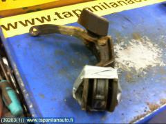 Kuva 1: Etuakselisto tasauspyrst, Toyota hi-ace 06->>